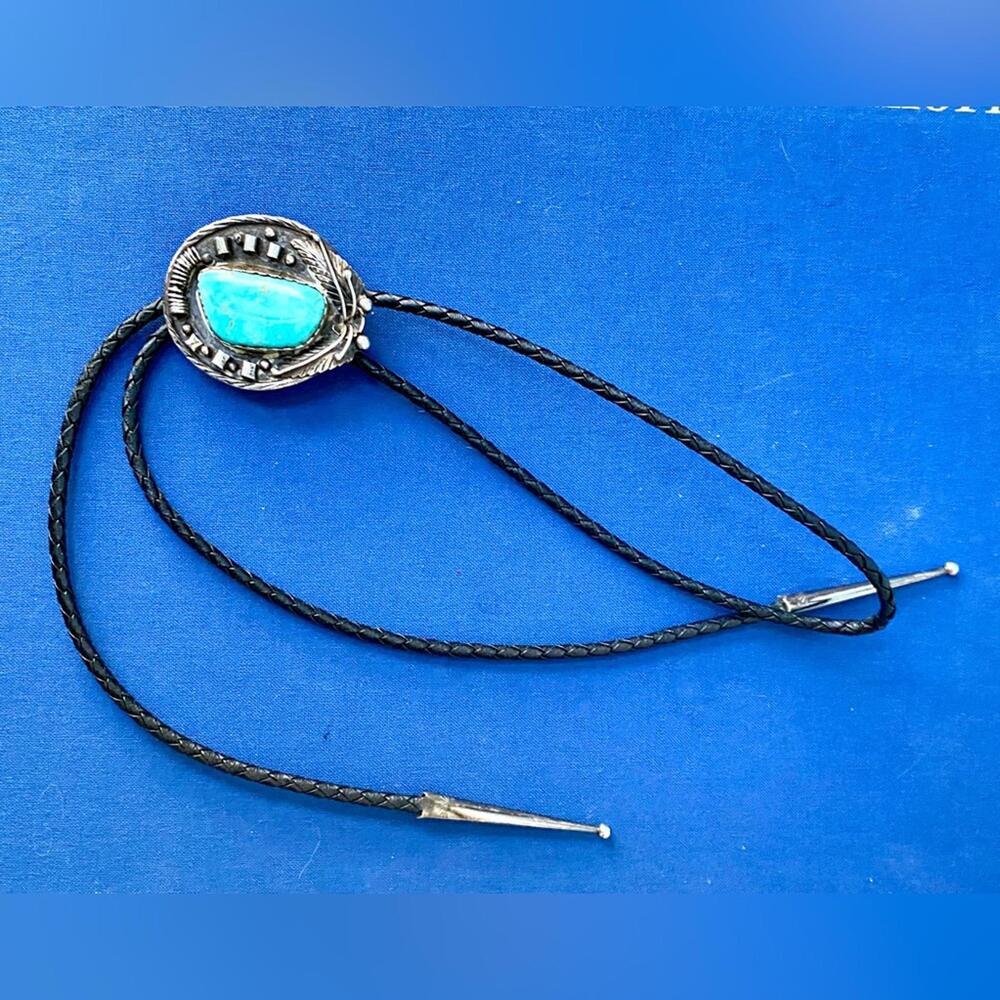 🚫SOLD OUT🚫 Vintage Turquoise Bolo Tie Signed SW |Silver |Bennett Patent - Picture 7 of 9